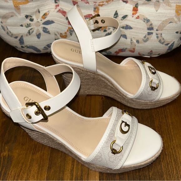 Guess Women's White G Hisley Espadrille Wedge Nappa Trim Sandals Size 8.5M - Picture 1 of 8